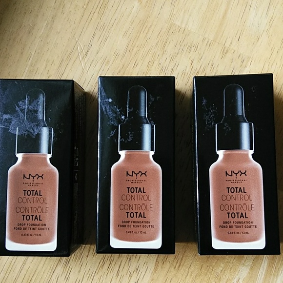 NYX Total Control Drop Foundation TCDF19 - Picture 2 of 3